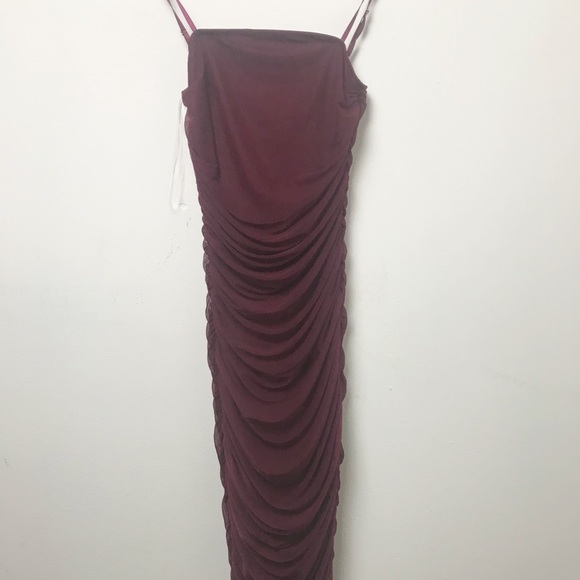 Burgundy FashionNova dress - Picture 3 of 5